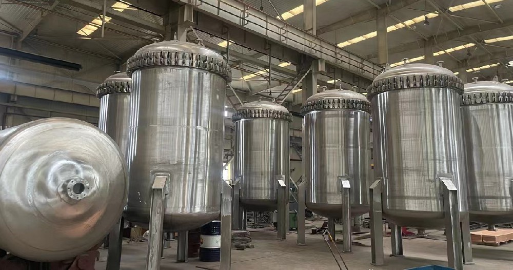 突破創(chuàng)新，走向未來(lái)